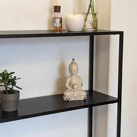 Apartment Urban Escape - A Peaceful Getaway Near The *