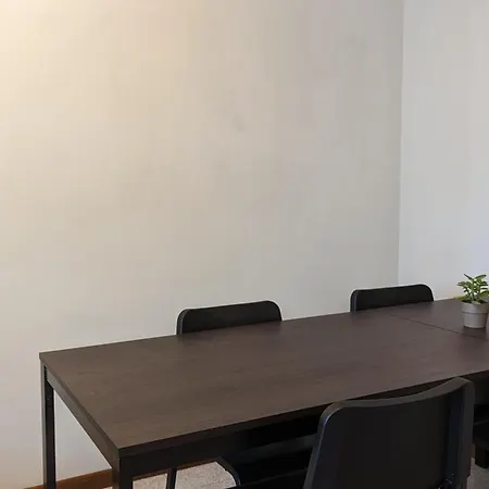 Urban Escape - A Peaceful Getaway Near The Apartment Verona