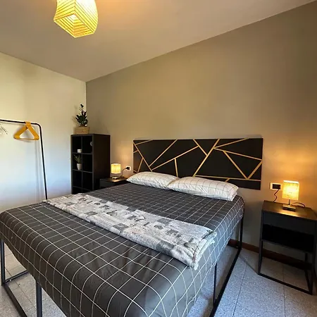 Apartment Urban Escape - A Peaceful Getaway Near The *