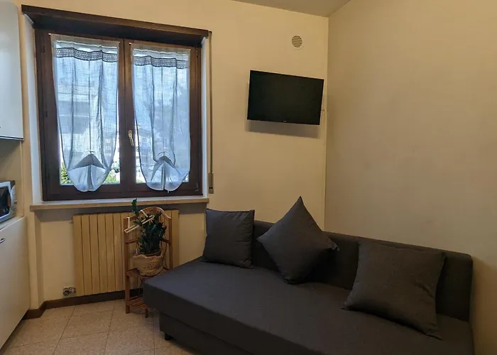 Urban Escape - A Peaceful Getaway Near The Apartament *