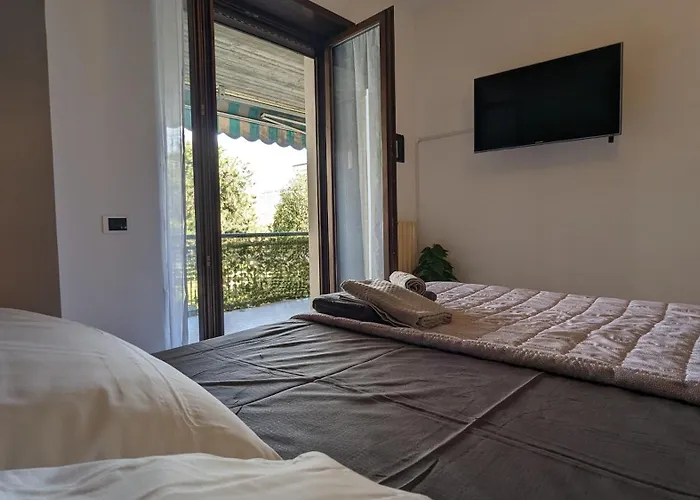 Urban Escape - A Peaceful Getaway Near The Apartament Werona