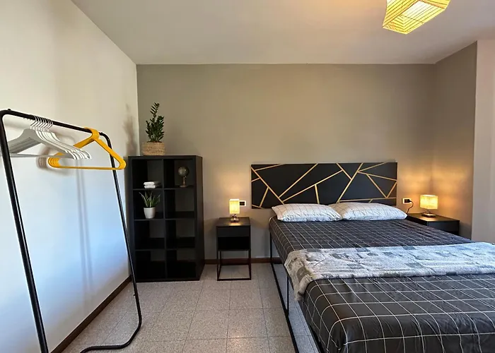 Urban Escape - A Peaceful Getaway Near The Apartament Werona